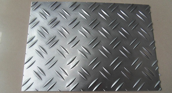 太阳集团tyc151-两条筋花纹铝板